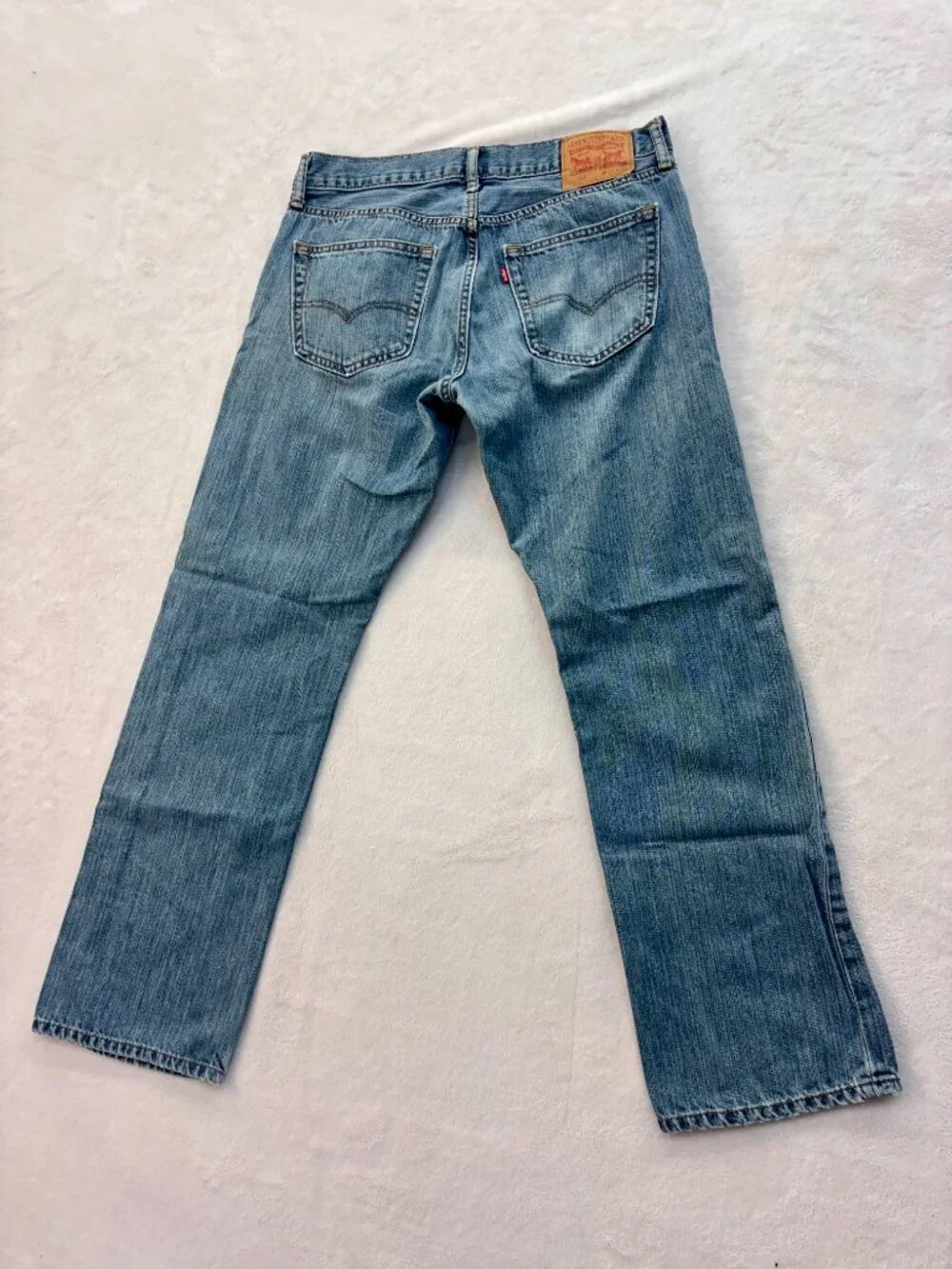 Levi's Men's Blue Jeans --- Straight Leg --- Size: 32 x 34 --- Great Condition!!
